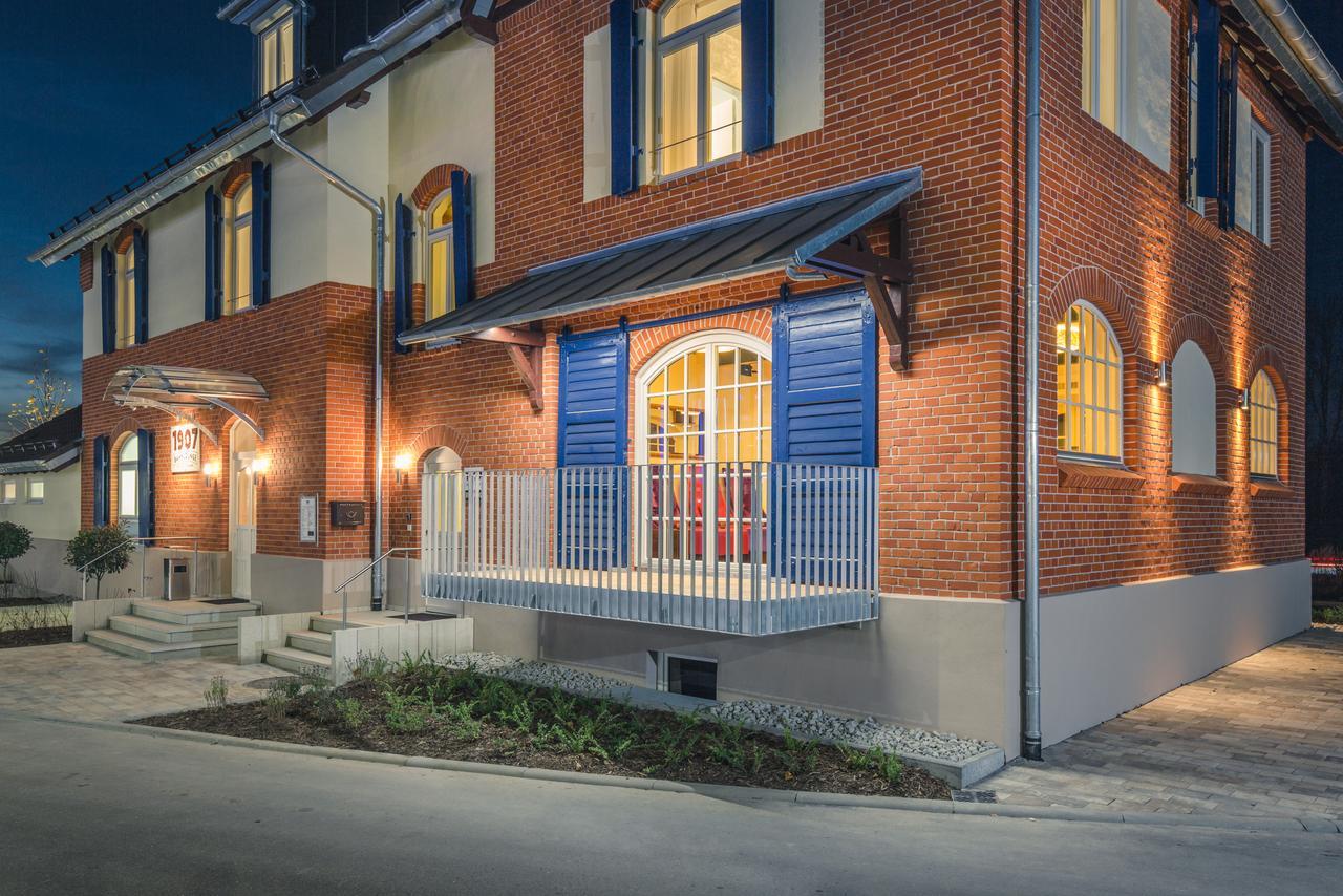 Bahnlounge 1907 Bed & Breakfast Neuenstadt am Kocher Ngoại thất bức ảnh